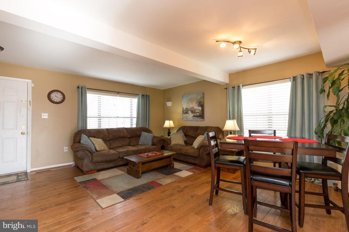 LONGSTREET COMMONS - Residential