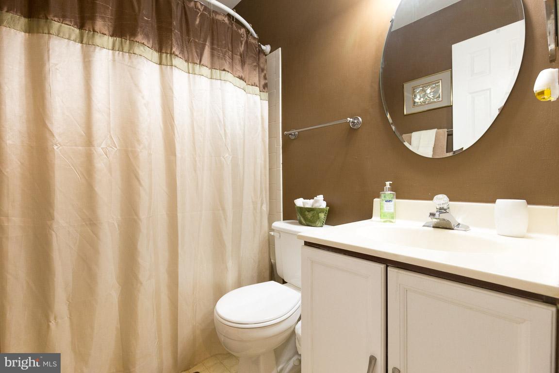 LONGSTREET COMMONS - Residential