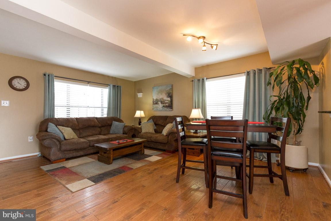 LONGSTREET COMMONS - Residential