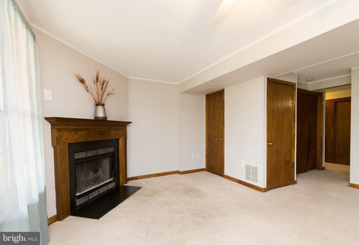 LONGSTREET COMMONS - Residential