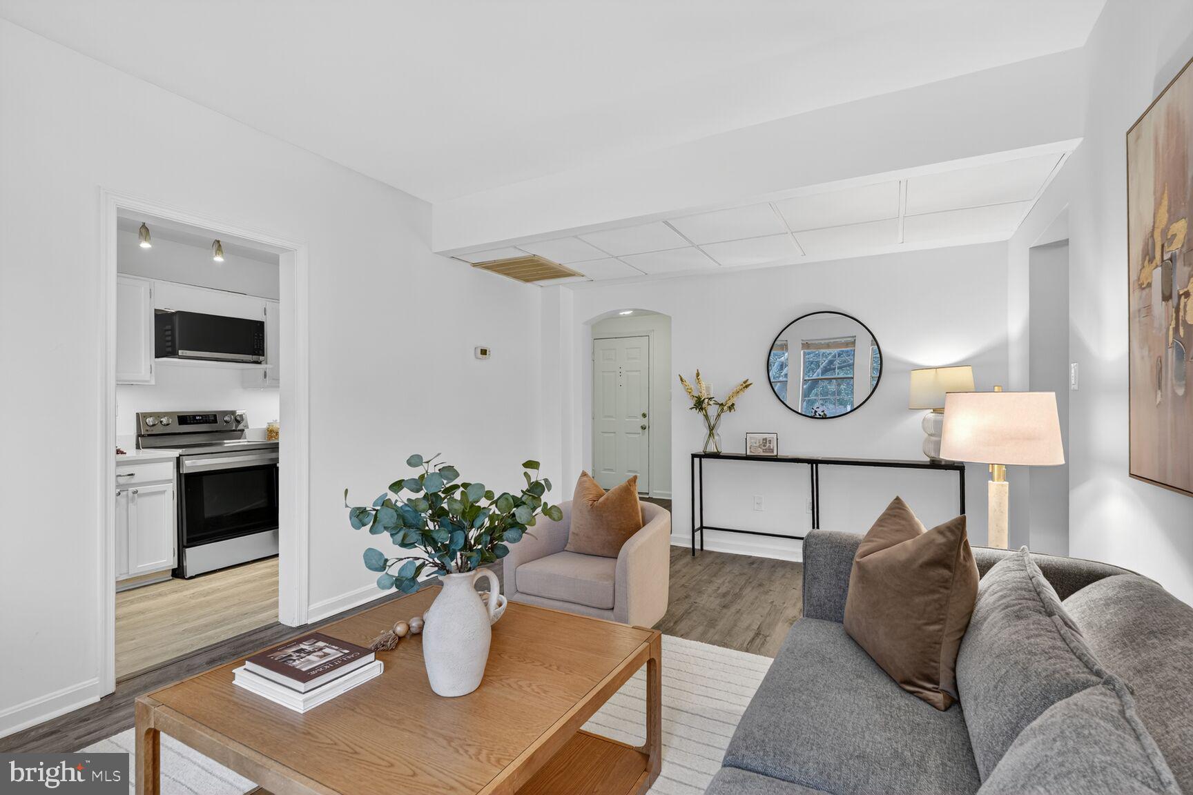 1719 N TROY STREET 395