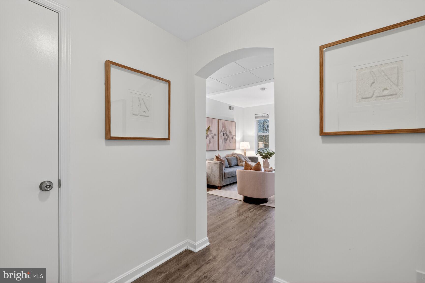 COLONIAL VILLAGE - Residential