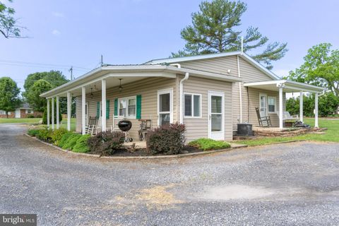22347 SENEDO ROAD EDINBURG VA 22824