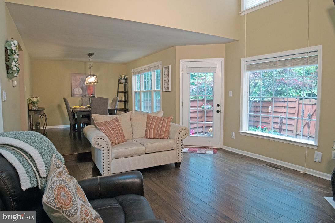 ASHBURN FARM - Residential
