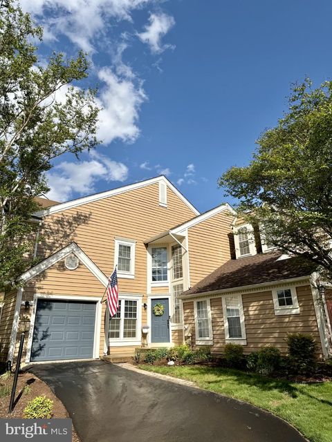 Photo of 21186 Vineland Square, ASHBURN, VA 20147 (MLS # VALO2121872)