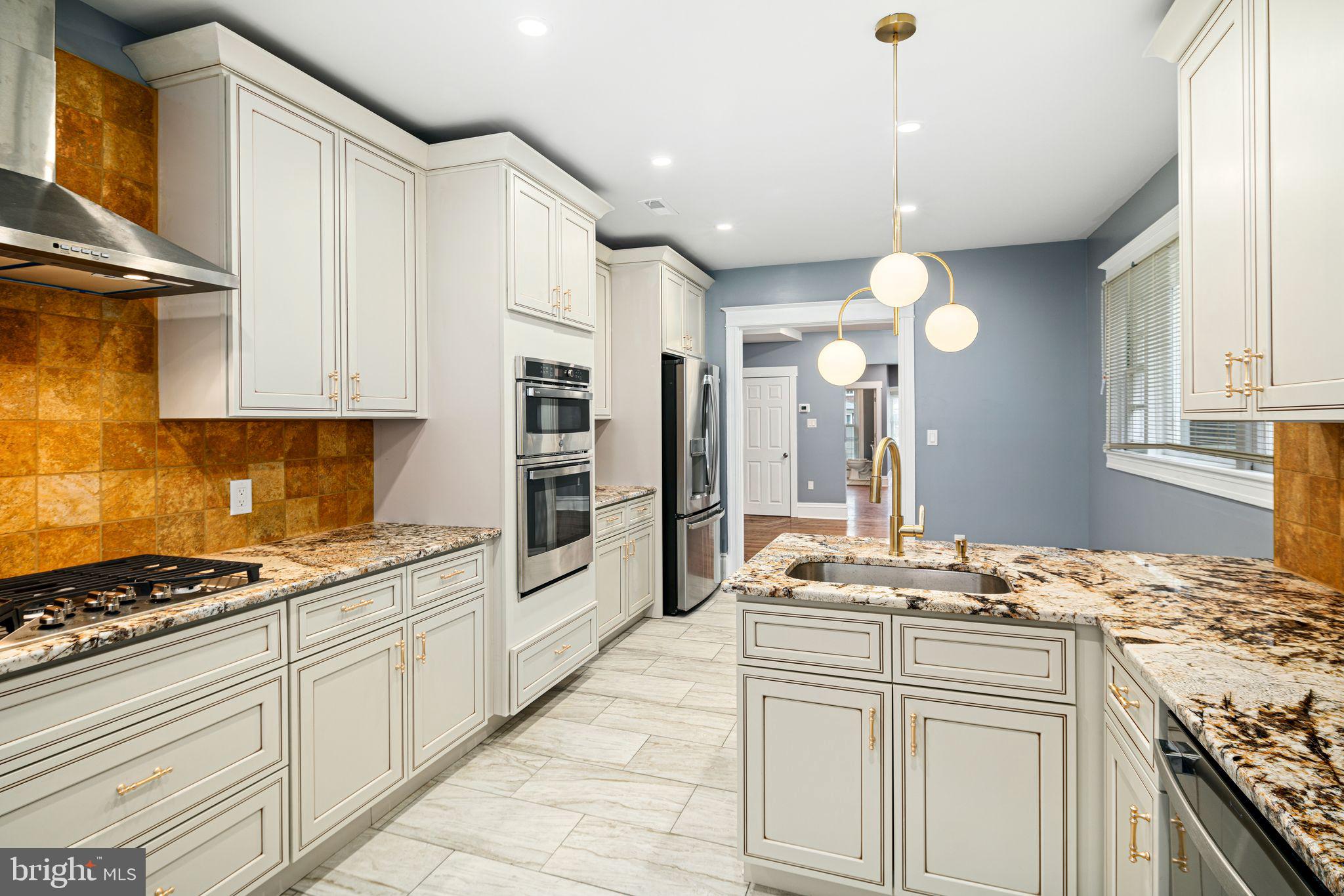 UNIVERSITY CITY - Residential