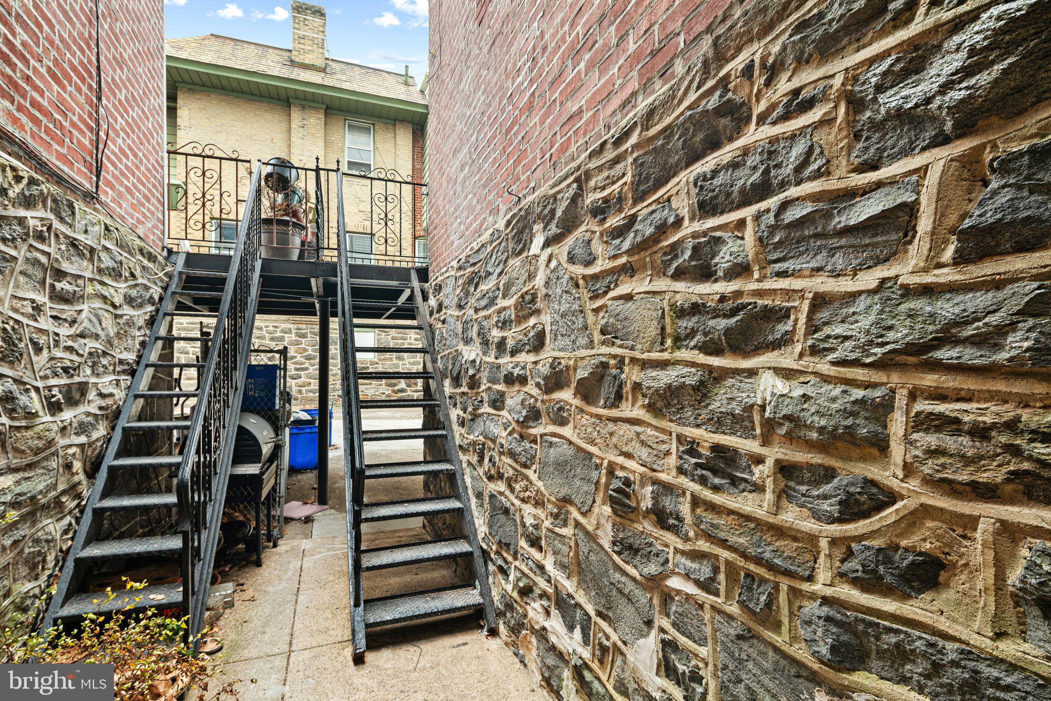 UNIVERSITY CITY - Residential