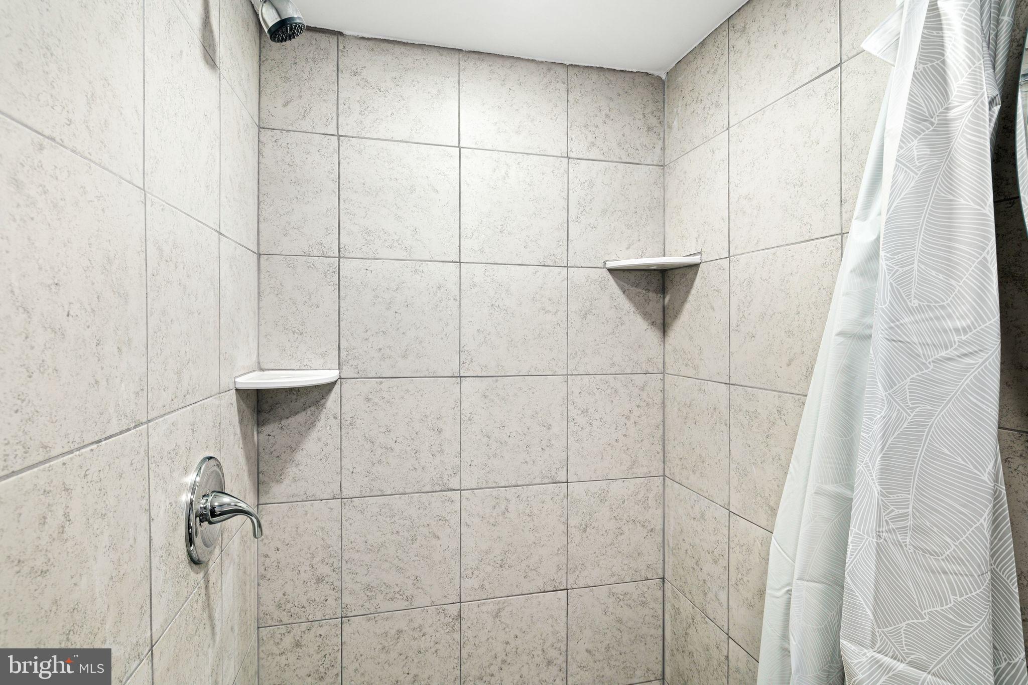 UNIVERSITY CITY - Residential