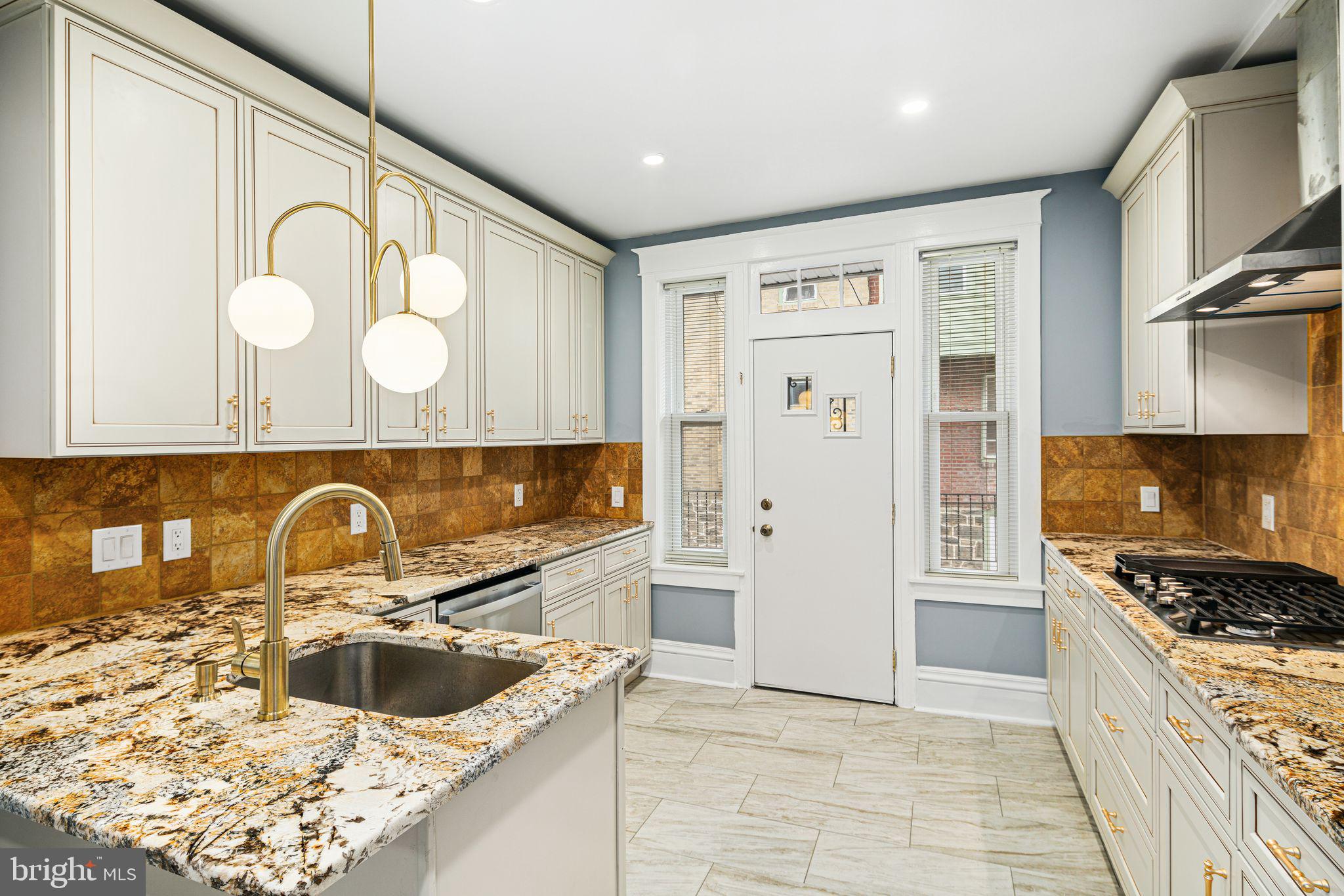 UNIVERSITY CITY - Residential