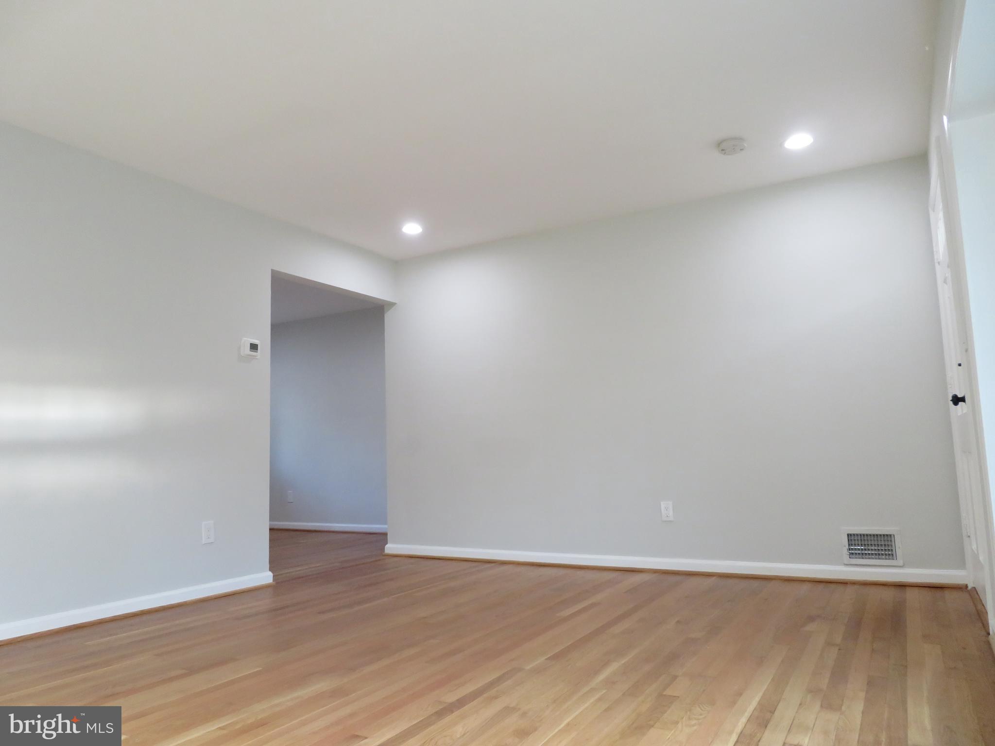 NEW CARROLLTON - Residential