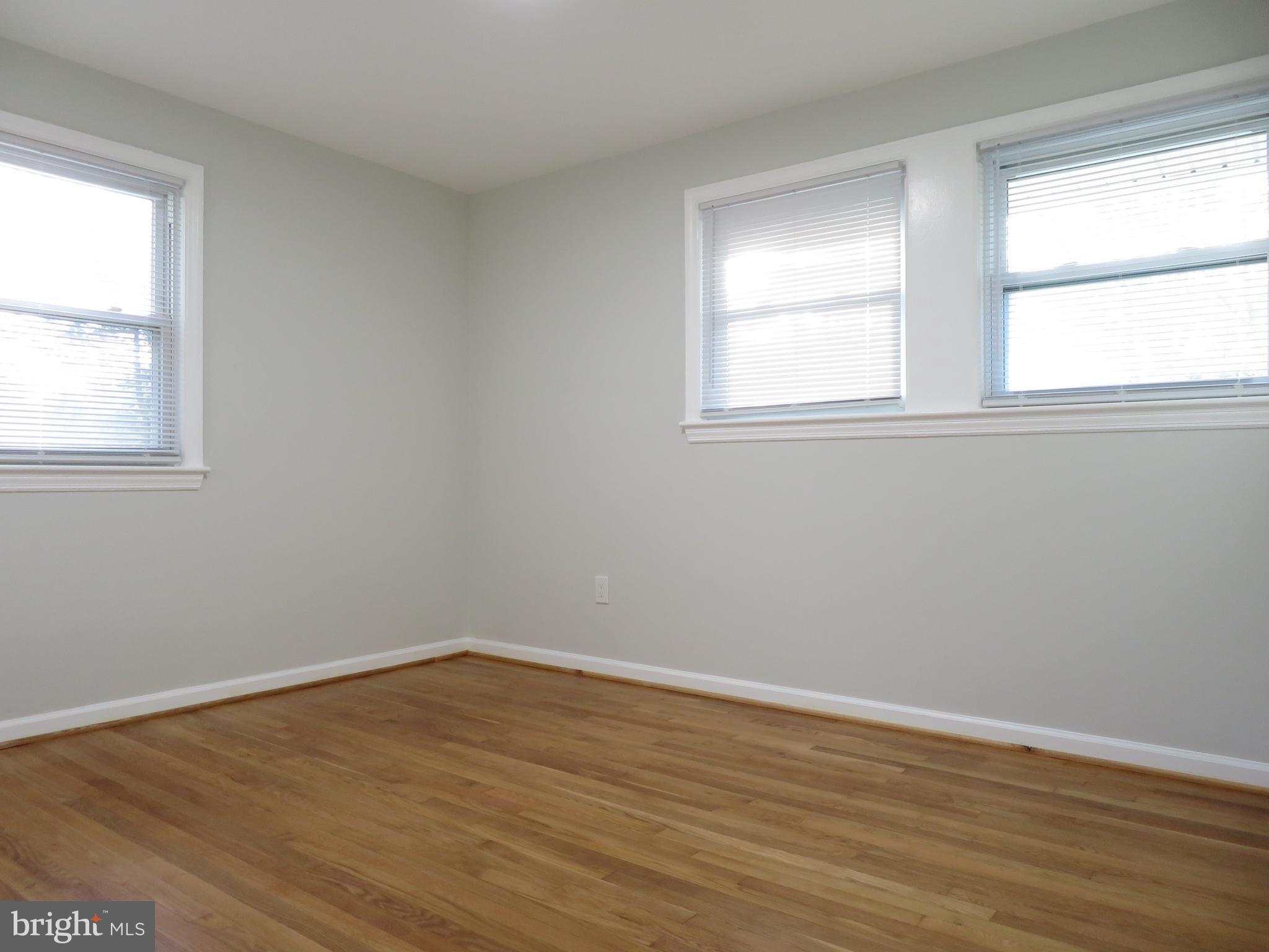 NEW CARROLLTON - Residential