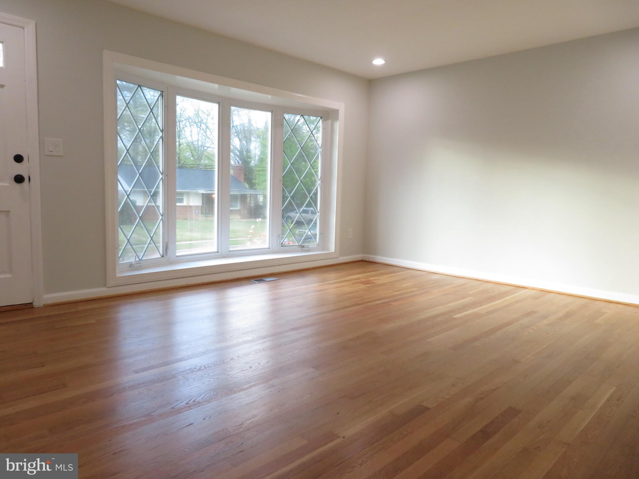 NEW CARROLLTON - Residential