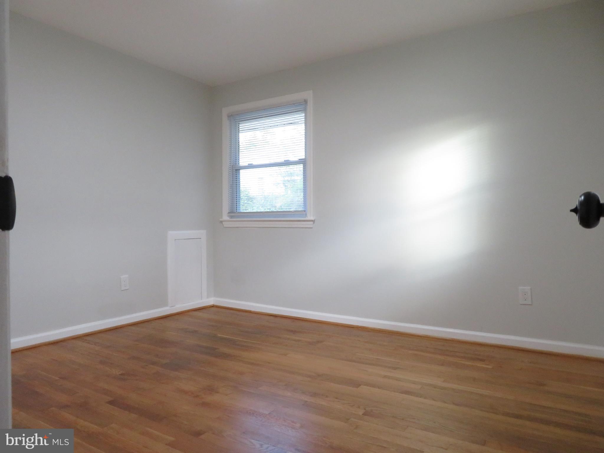 NEW CARROLLTON - Residential