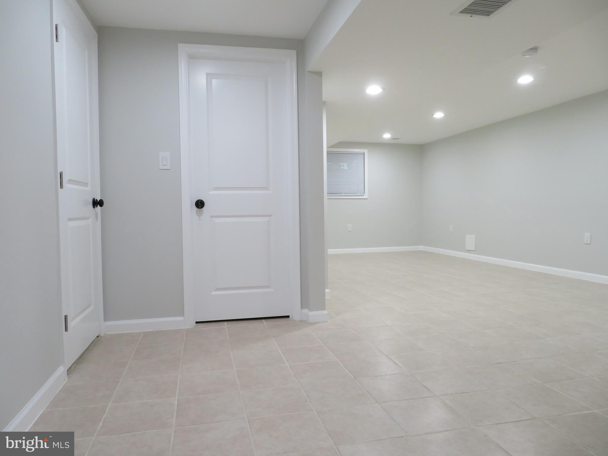 NEW CARROLLTON - Residential