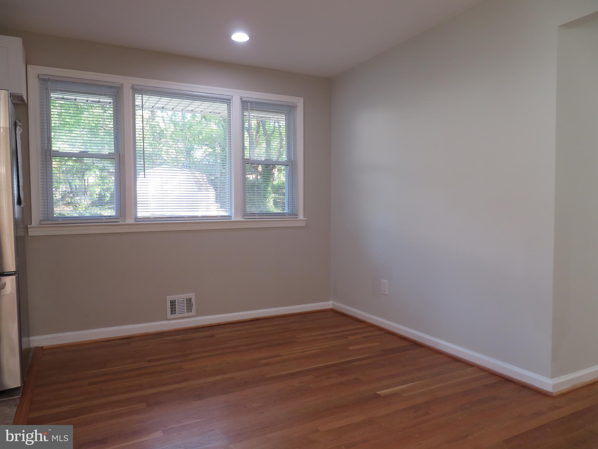 NEW CARROLLTON - Residential