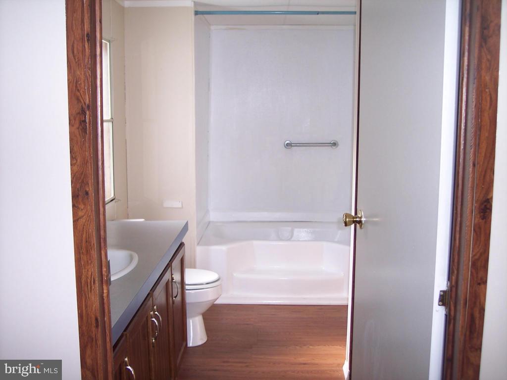 LAKEVIEW COUNTRY ESTATES - Residential