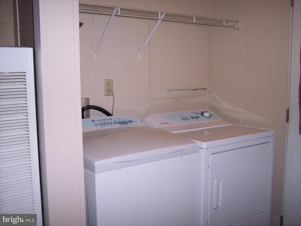 LAKEVIEW COUNTRY ESTATES - Residential