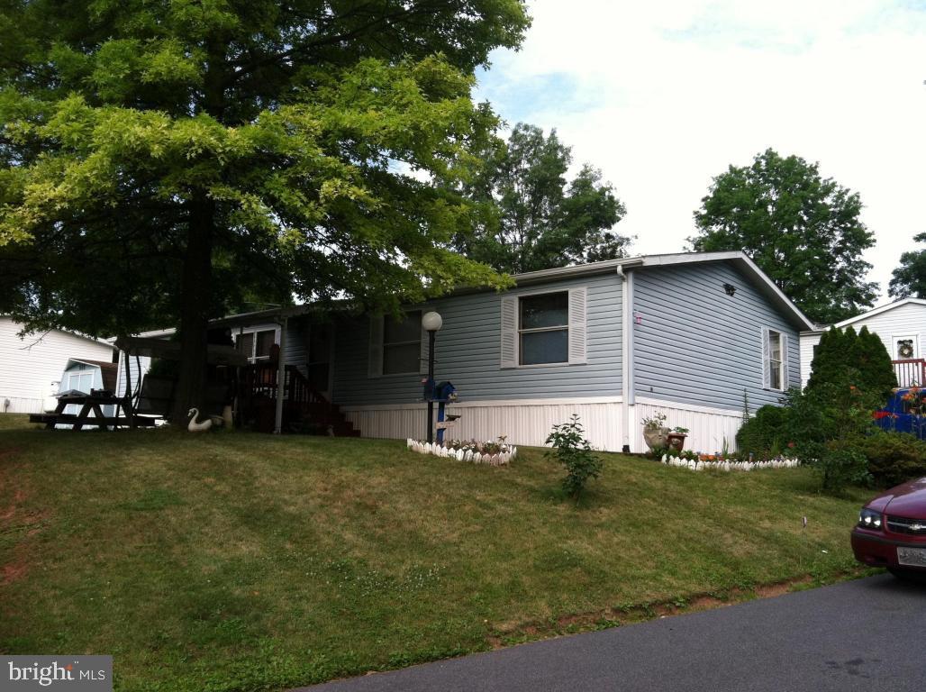 LAKEVIEW COUNTRY ESTATES - Residential