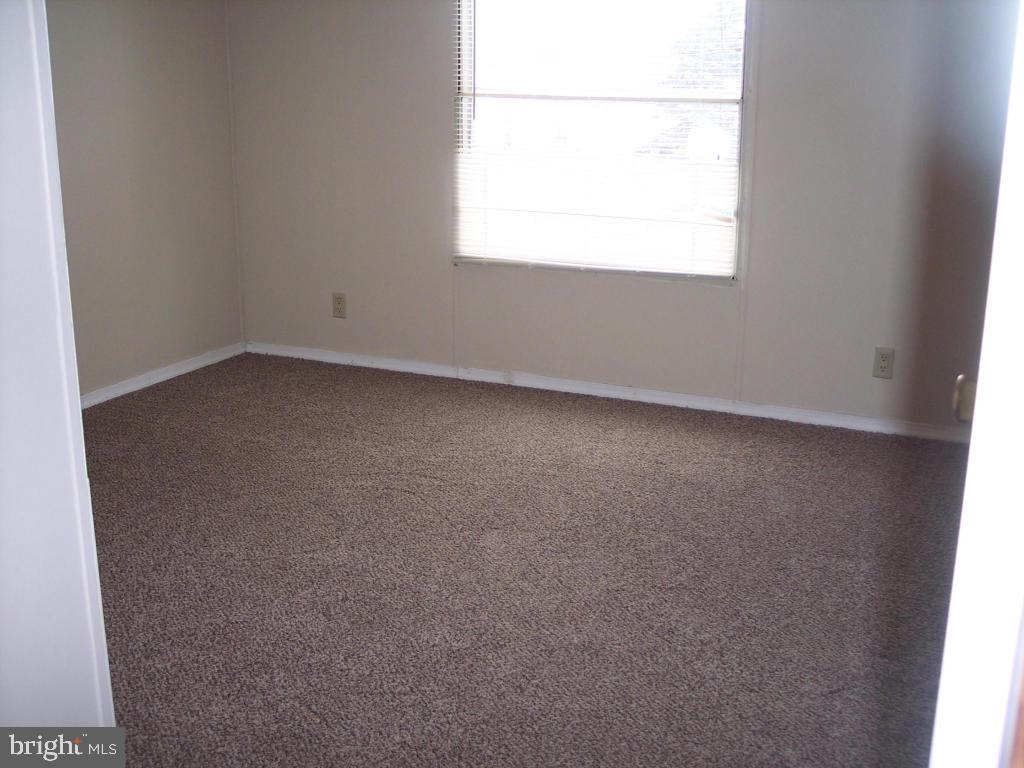 LAKEVIEW COUNTRY ESTATES - Residential