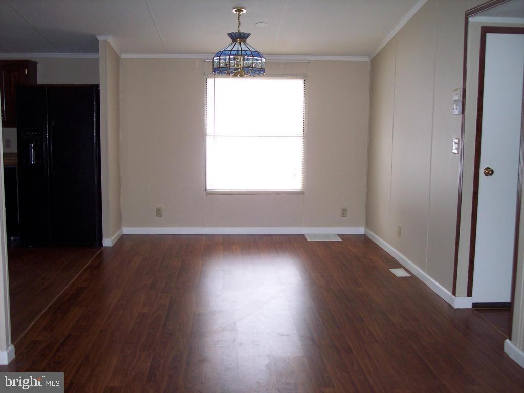 LAKEVIEW COUNTRY ESTATES - Residential