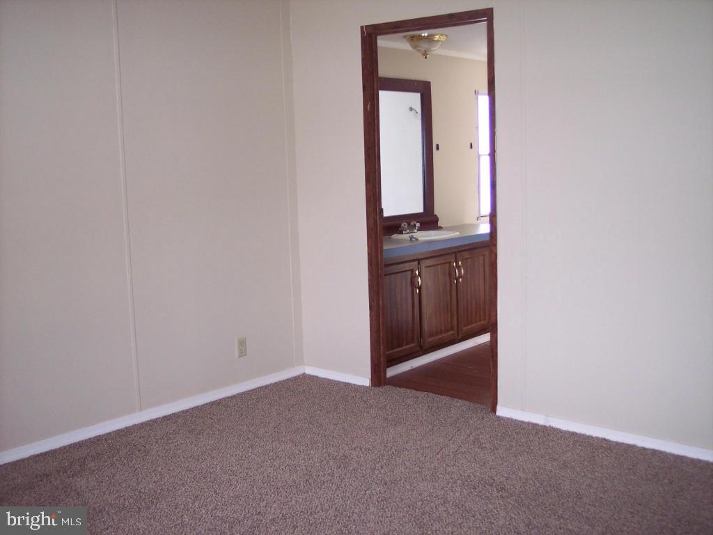 LAKEVIEW COUNTRY ESTATES - Residential