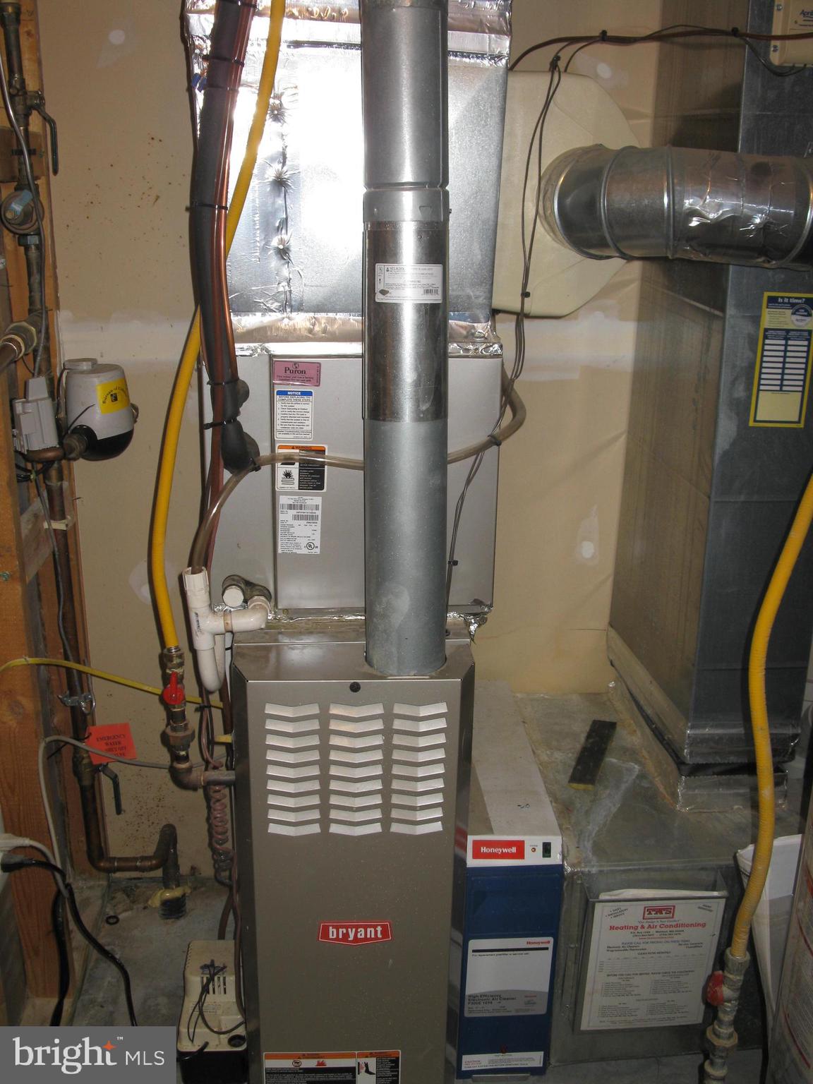 THE OAKS AT WATERS EDGE - Residential