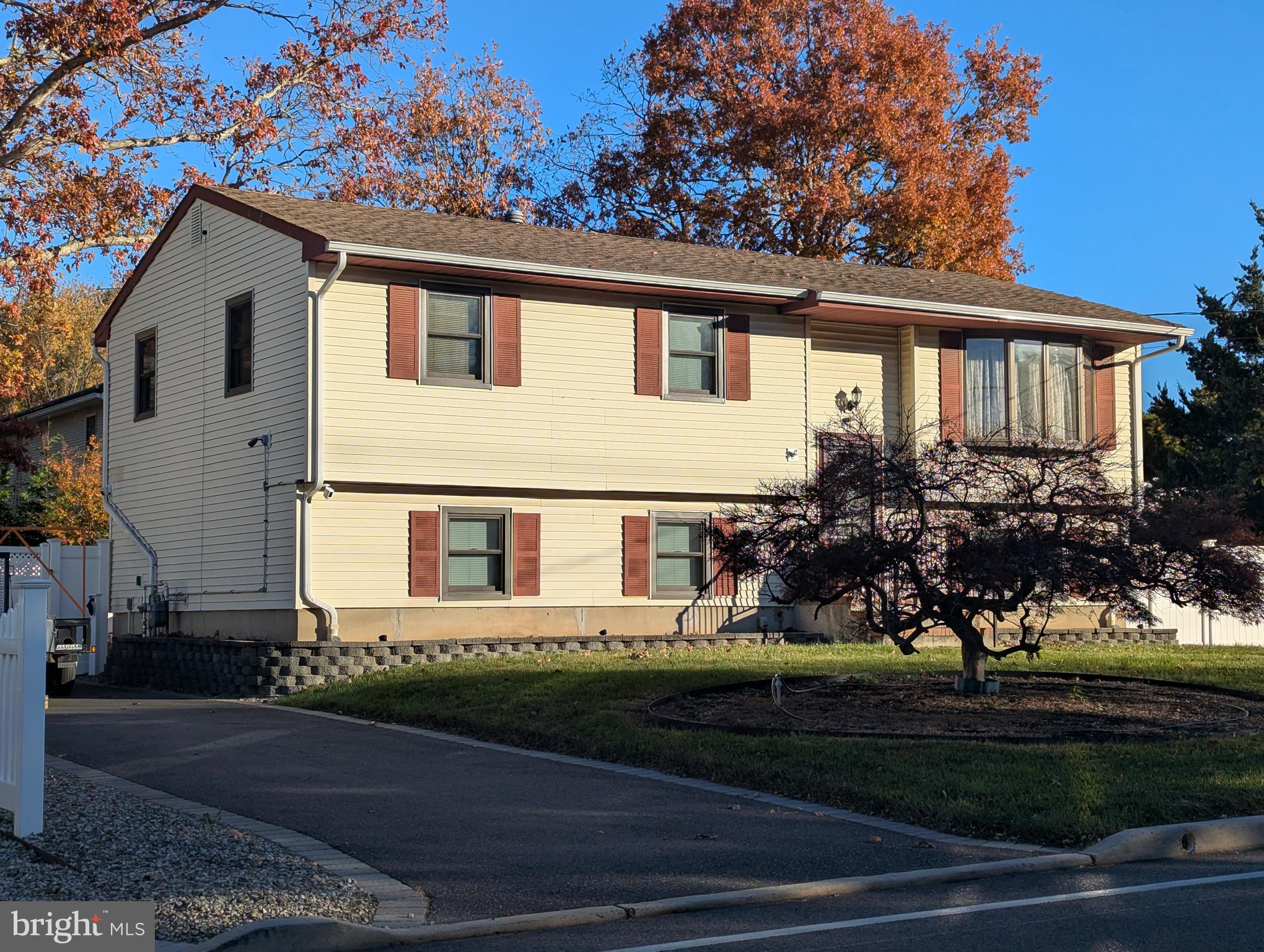 733 COMMONWEALTH BOULEVARD