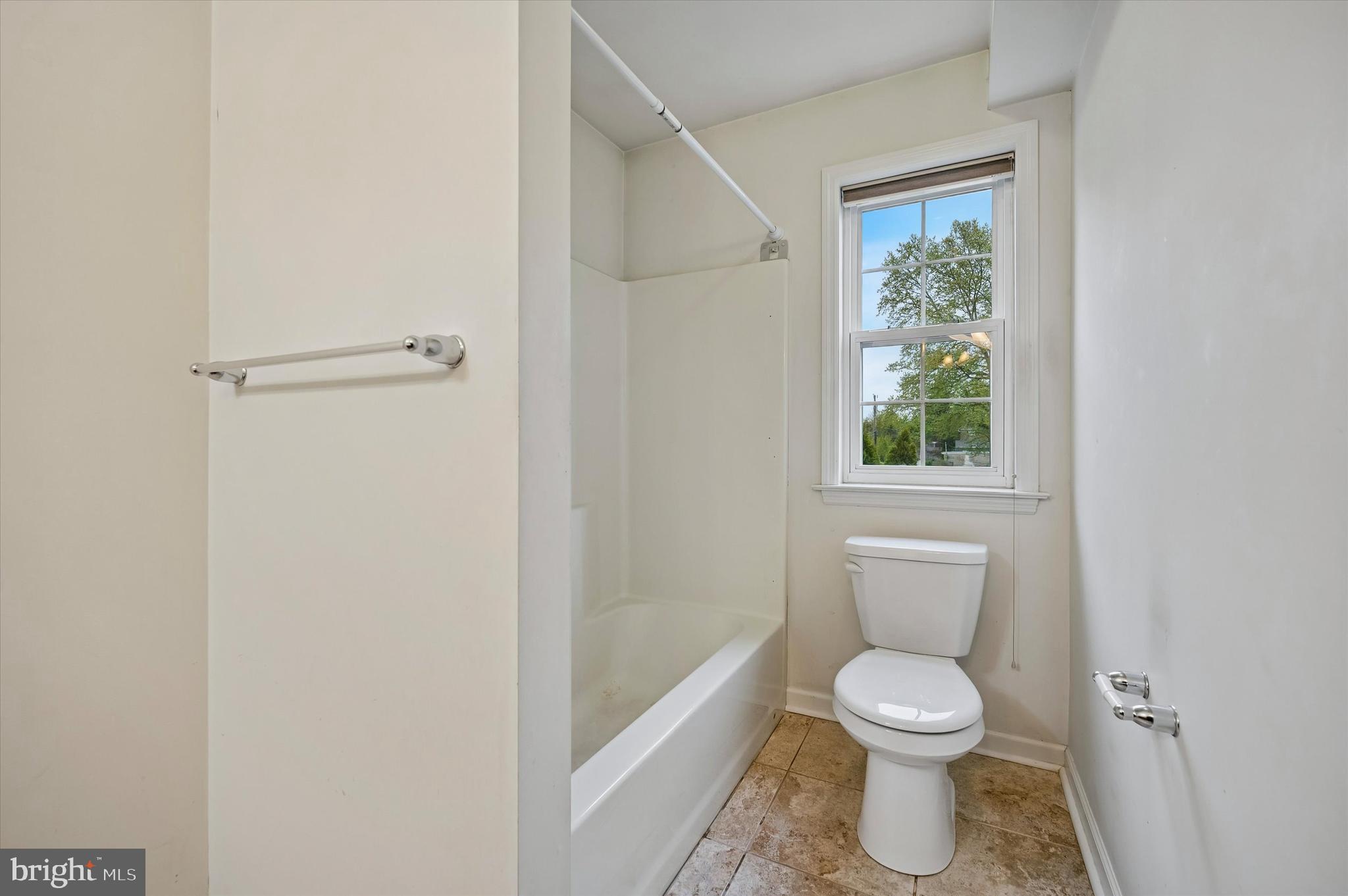 NORRISTOWN - Residential