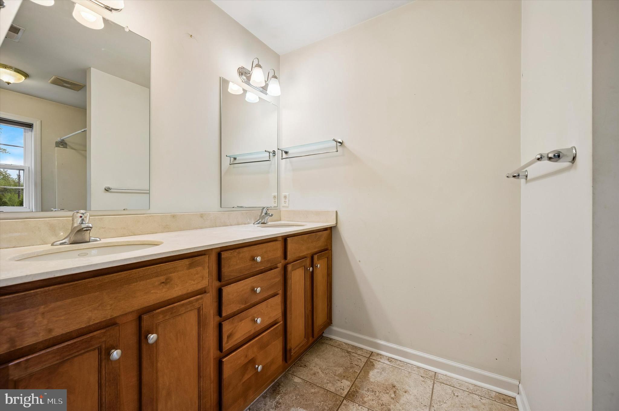 NORRISTOWN - Residential