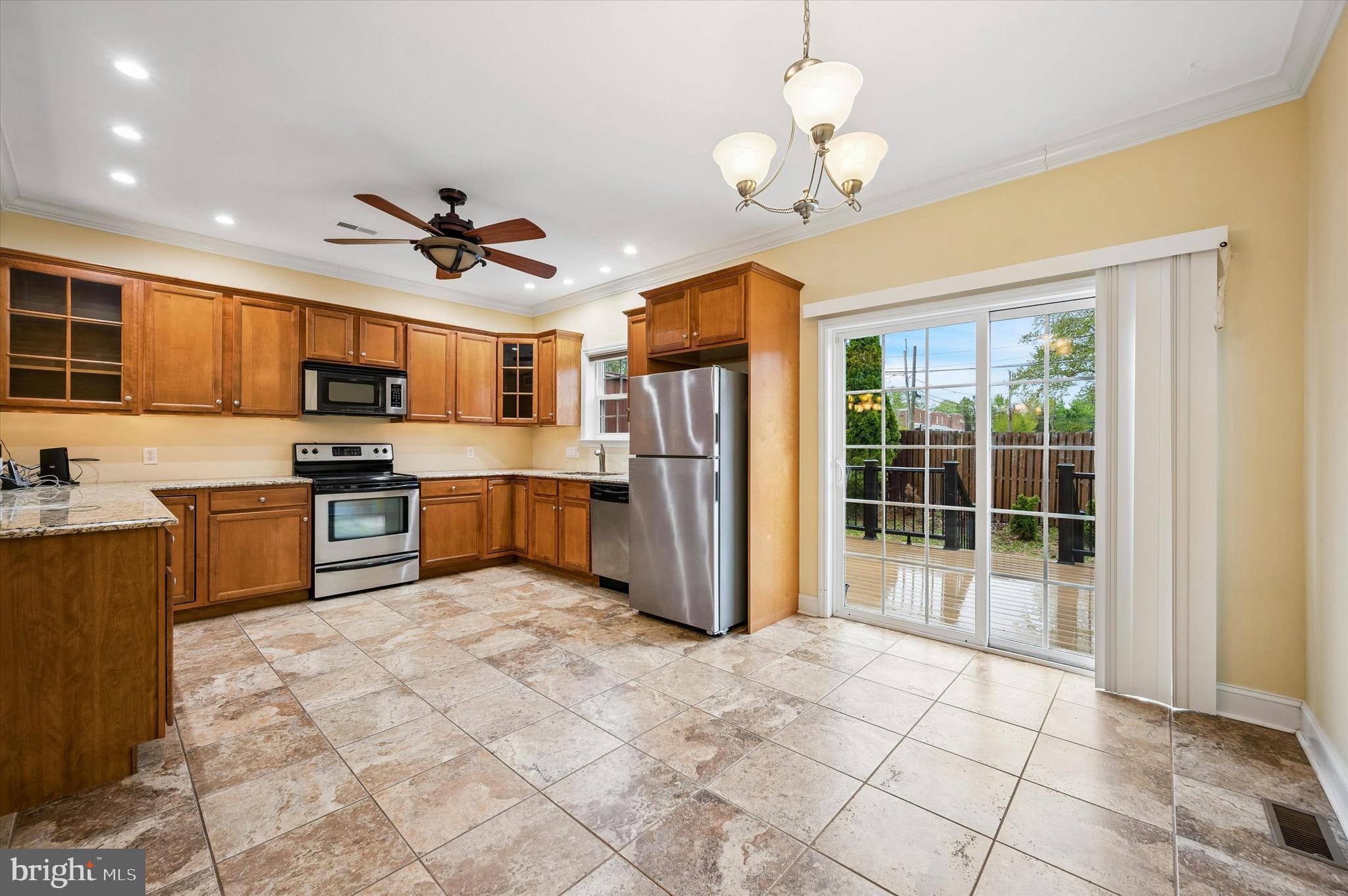 NORRISTOWN - Residential