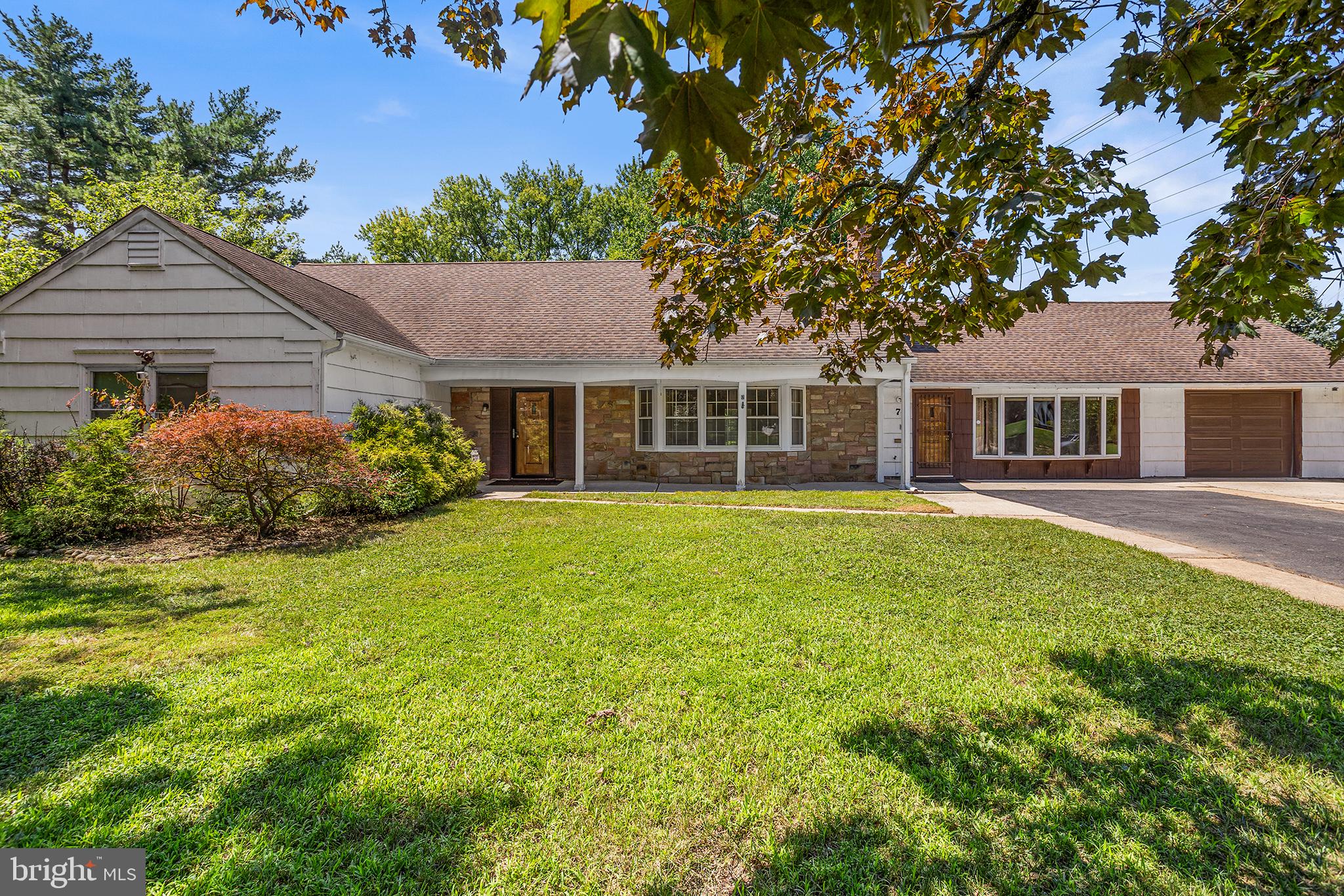 74 COUNTRY CLUB ROAD