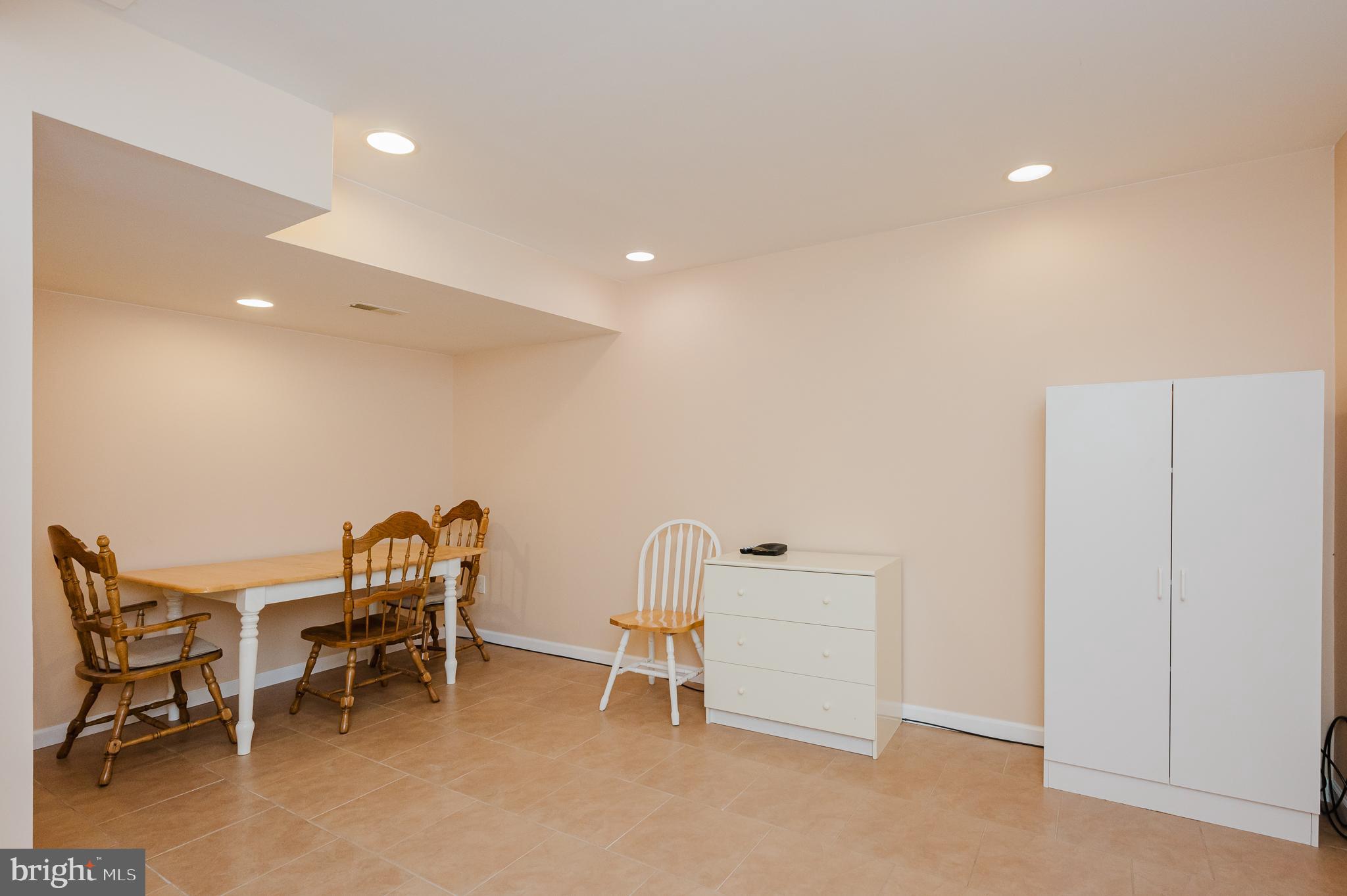 TUCHAHOE FARMS - Residential