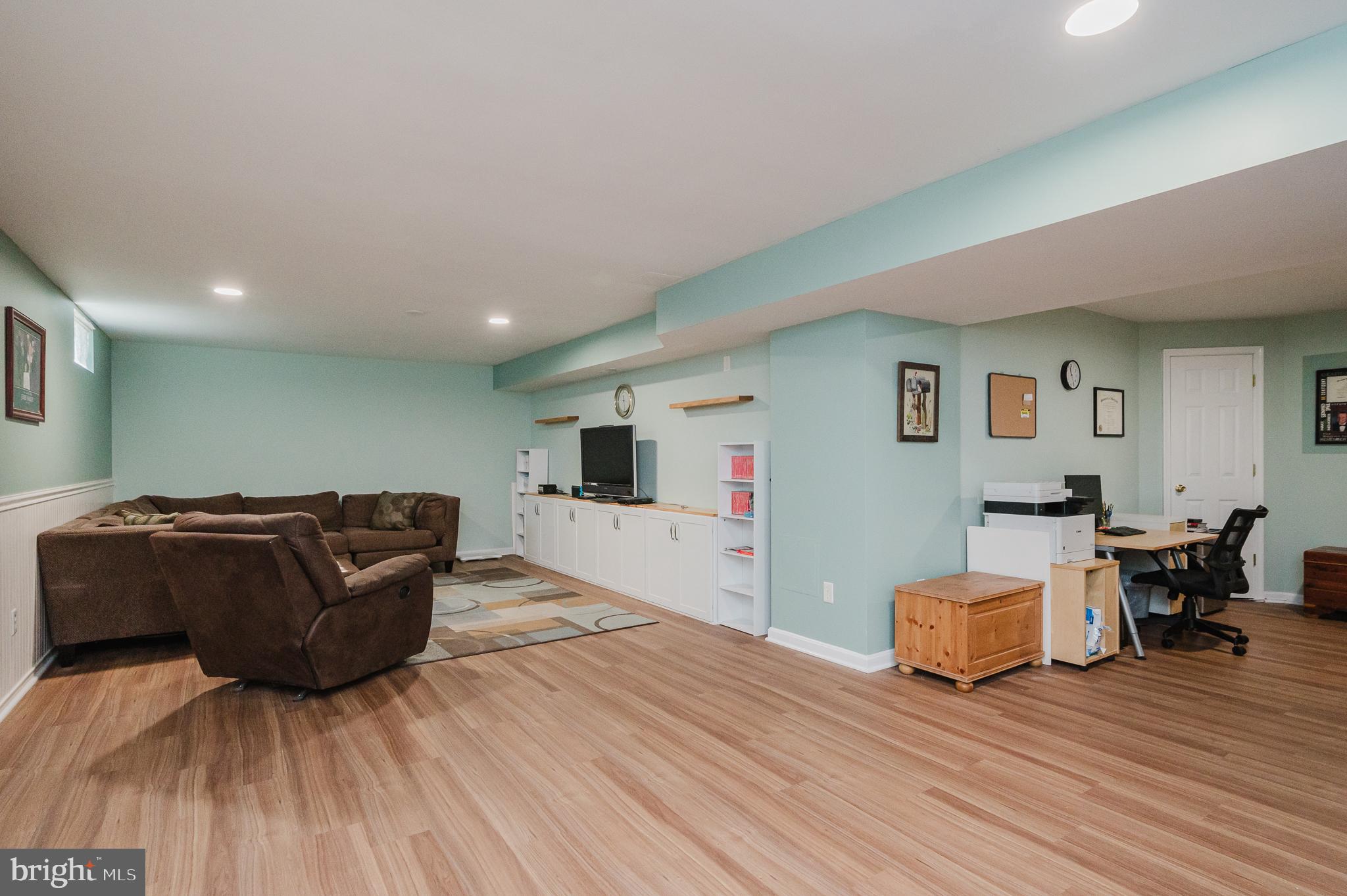 TUCHAHOE FARMS - Residential