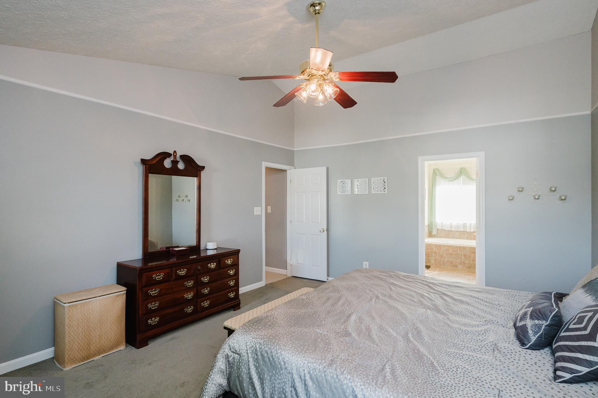 TUCHAHOE FARMS - Residential