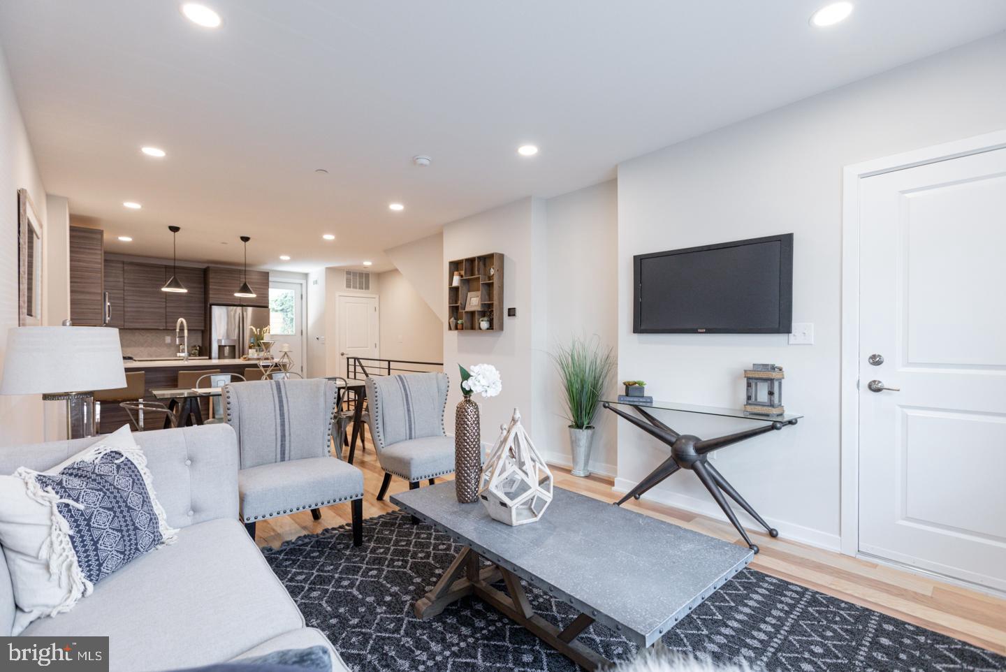 1322 N HOPE STREET A