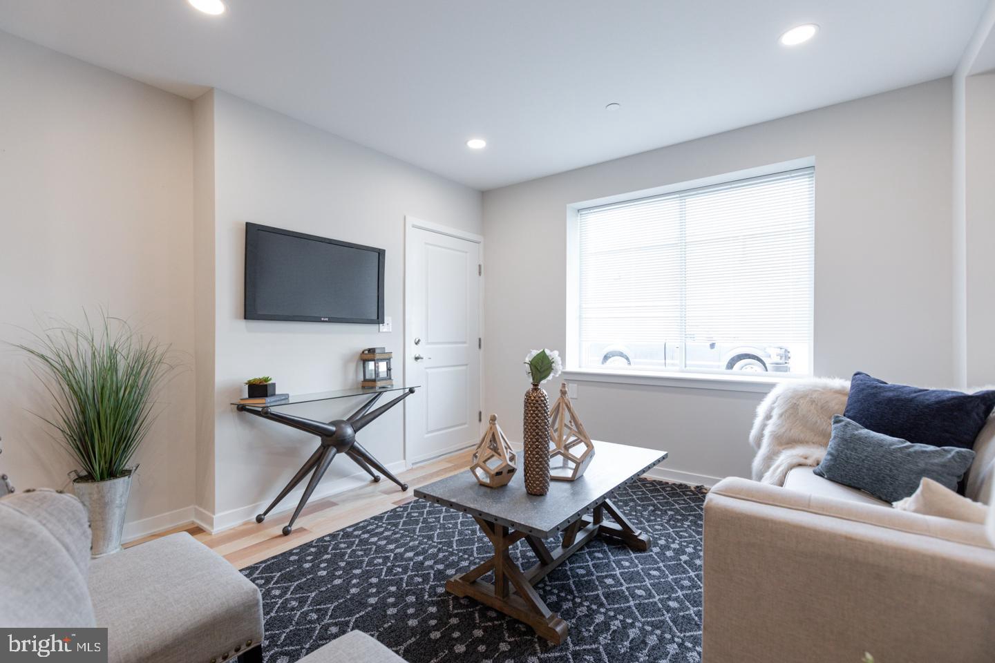 1322 N HOPE STREET A