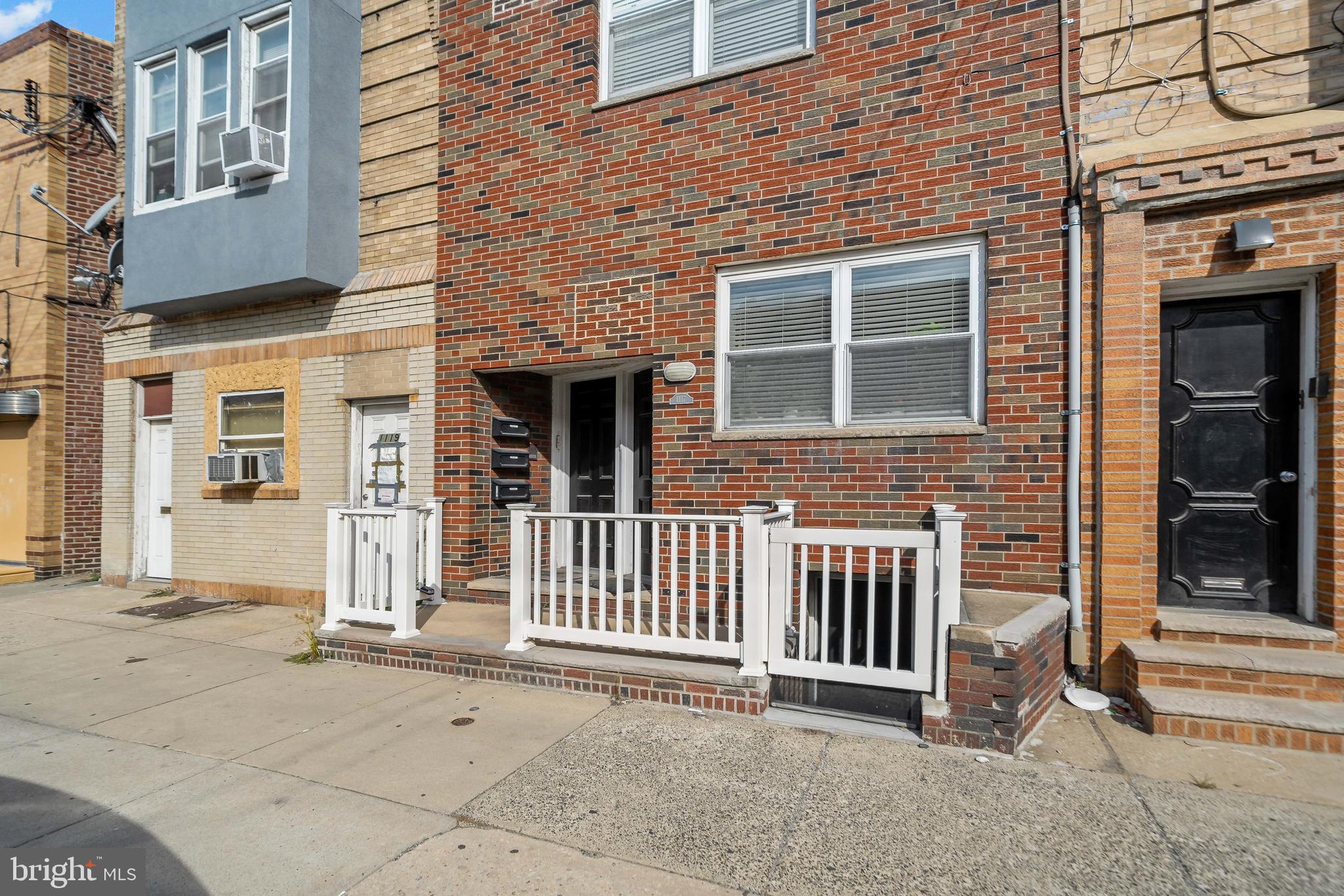 LOWER MOYAMENSING - Residential Lease