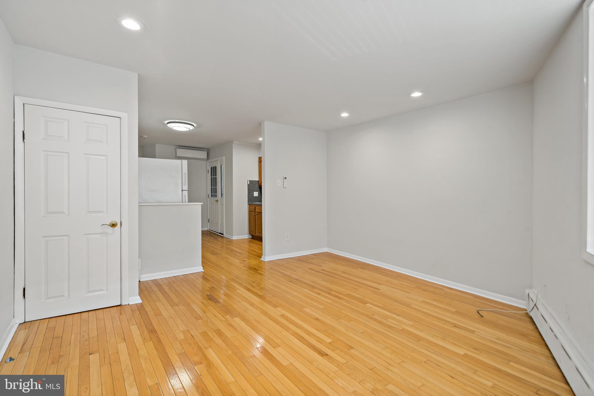 LOWER MOYAMENSING - Residential Lease