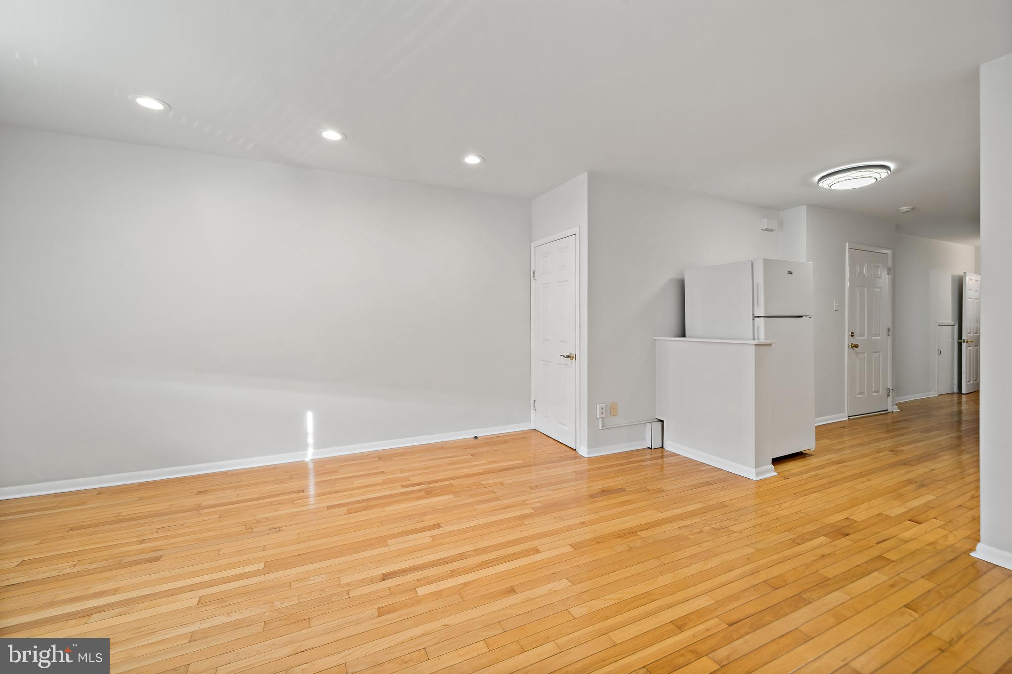 LOWER MOYAMENSING - Residential Lease