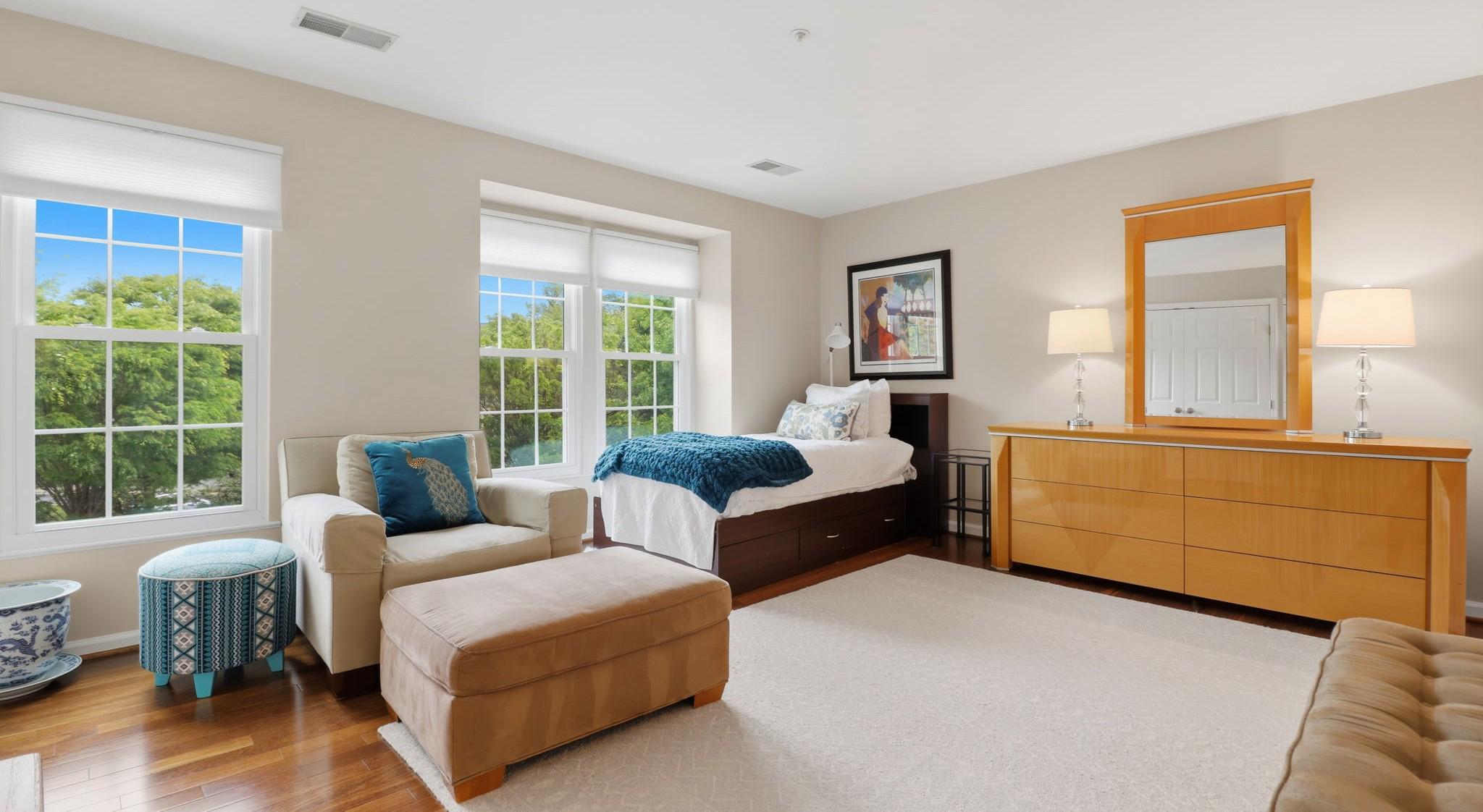 HALLOWELL - Residential