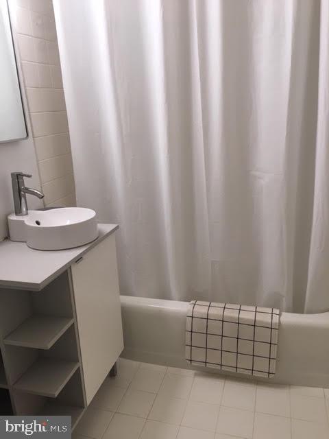 WASHINGTON SQ - Residential Lease