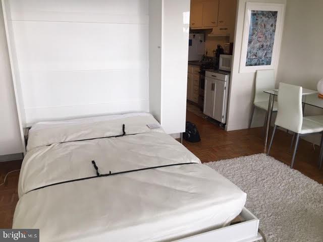 WASHINGTON SQ - Residential Lease