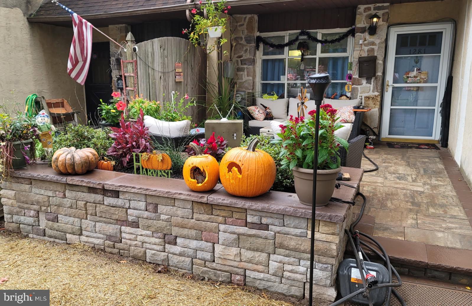 WILLOW KNOLL - Residential