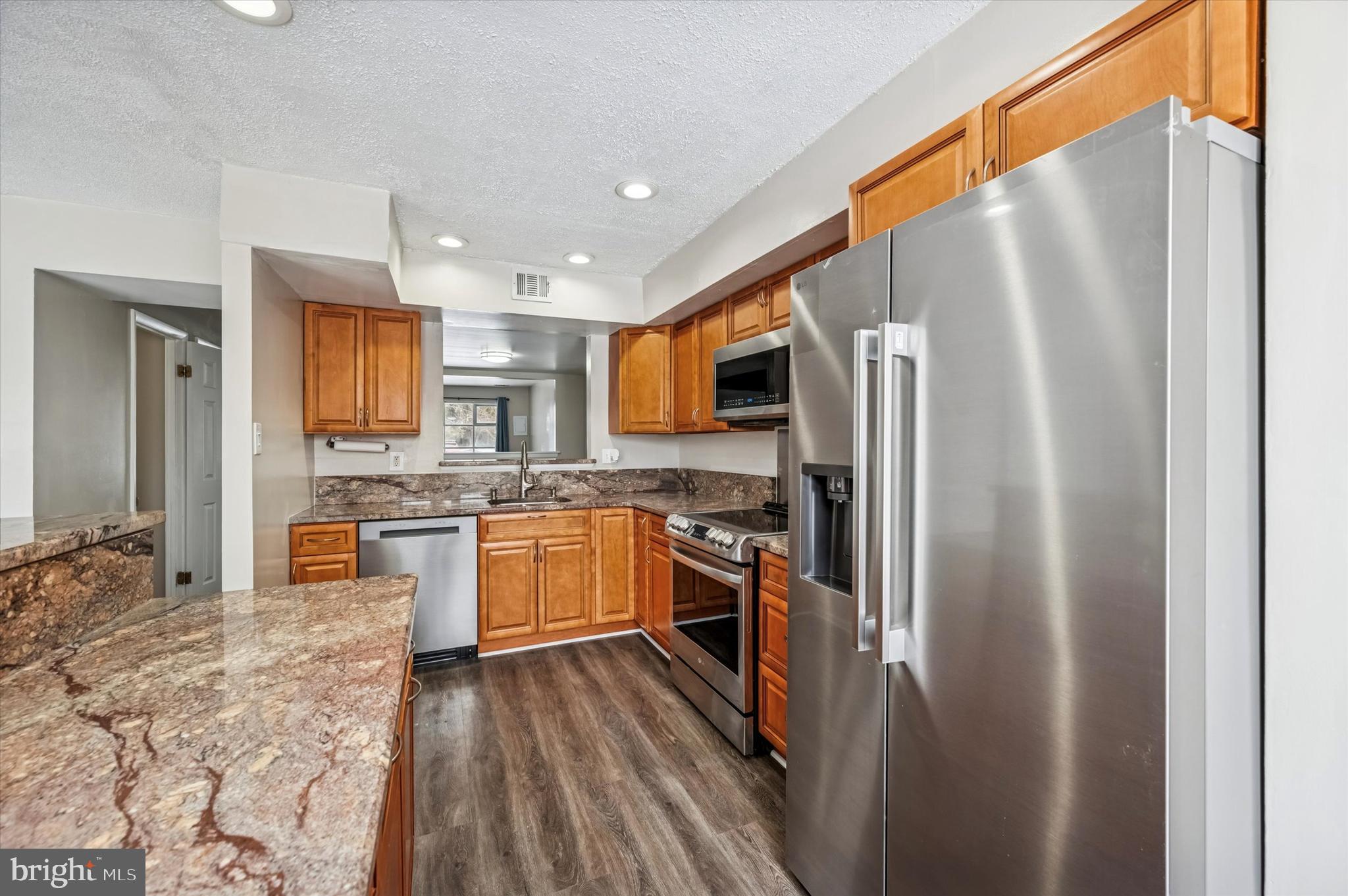 WILLOW KNOLL - Residential