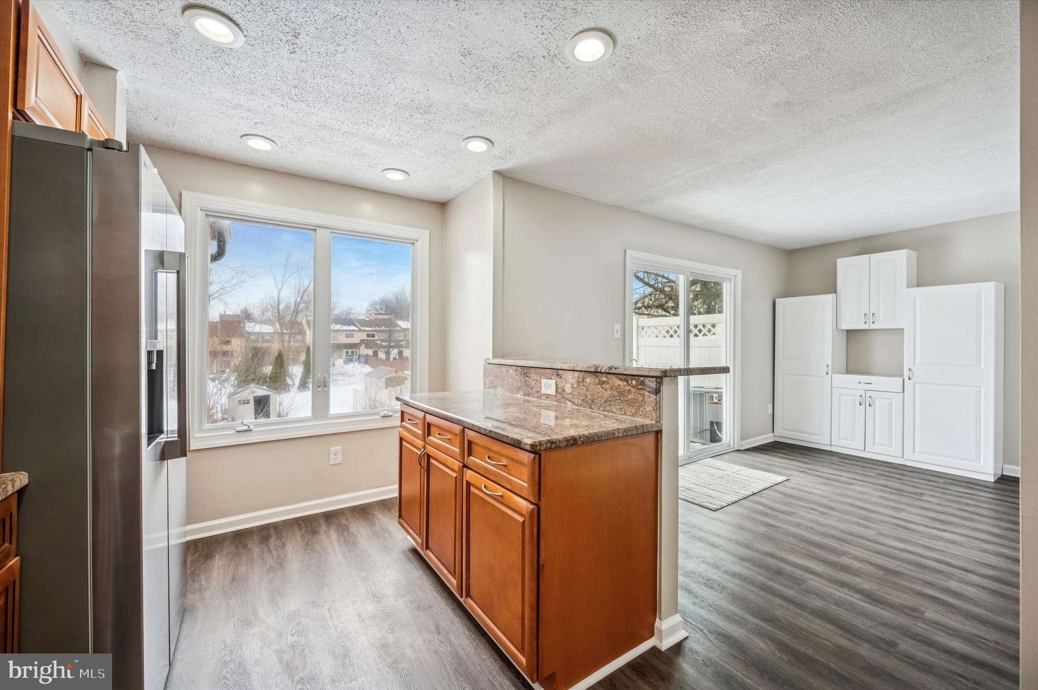 WILLOW KNOLL - Residential