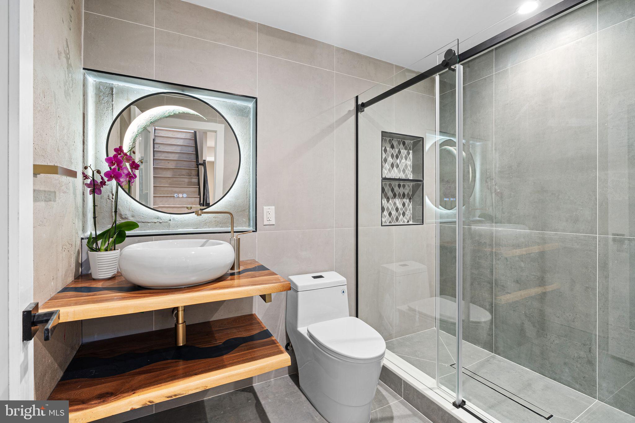 POINT BREEZE - Residential