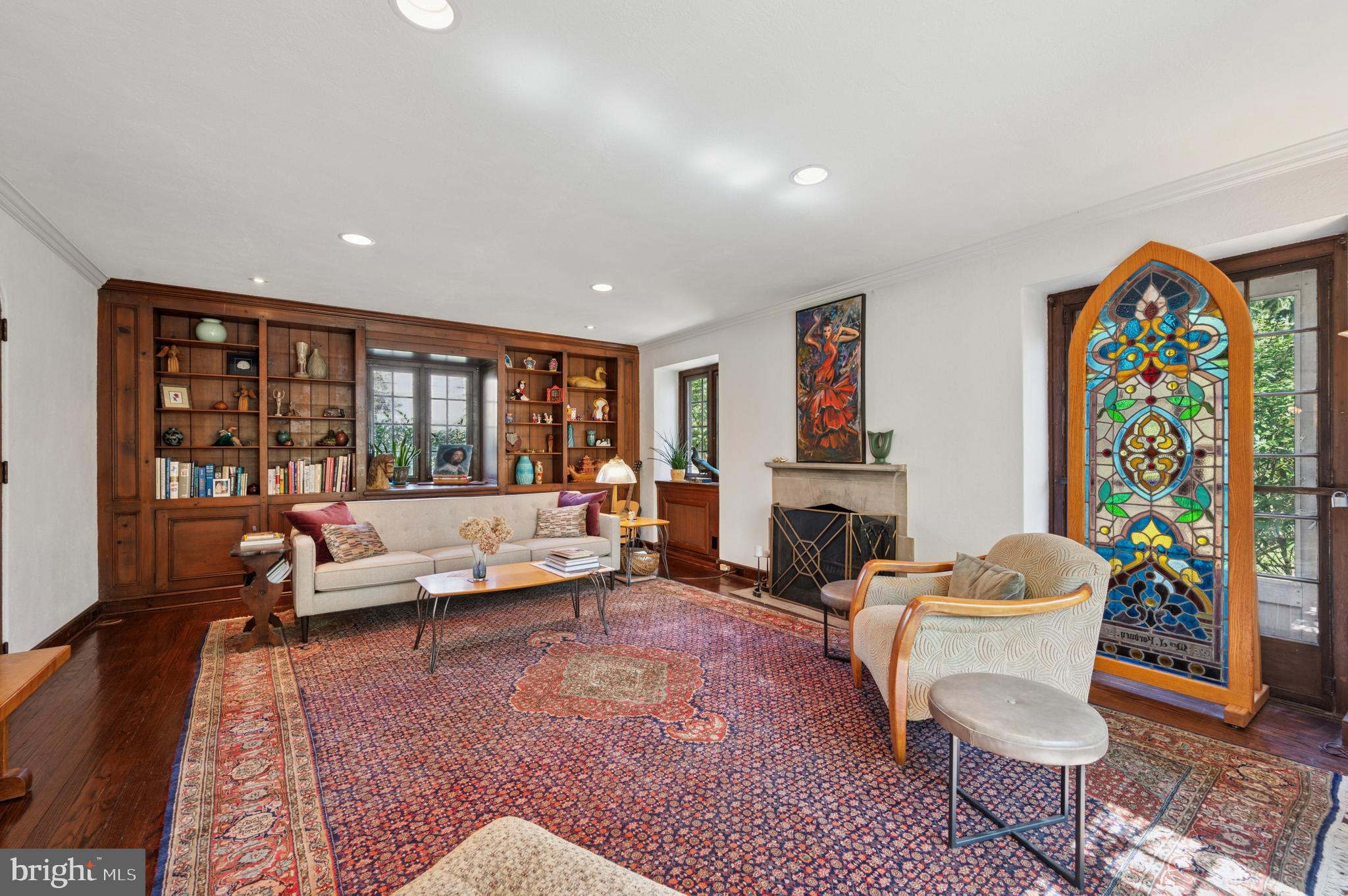 CHESTNUT HILL - Residential