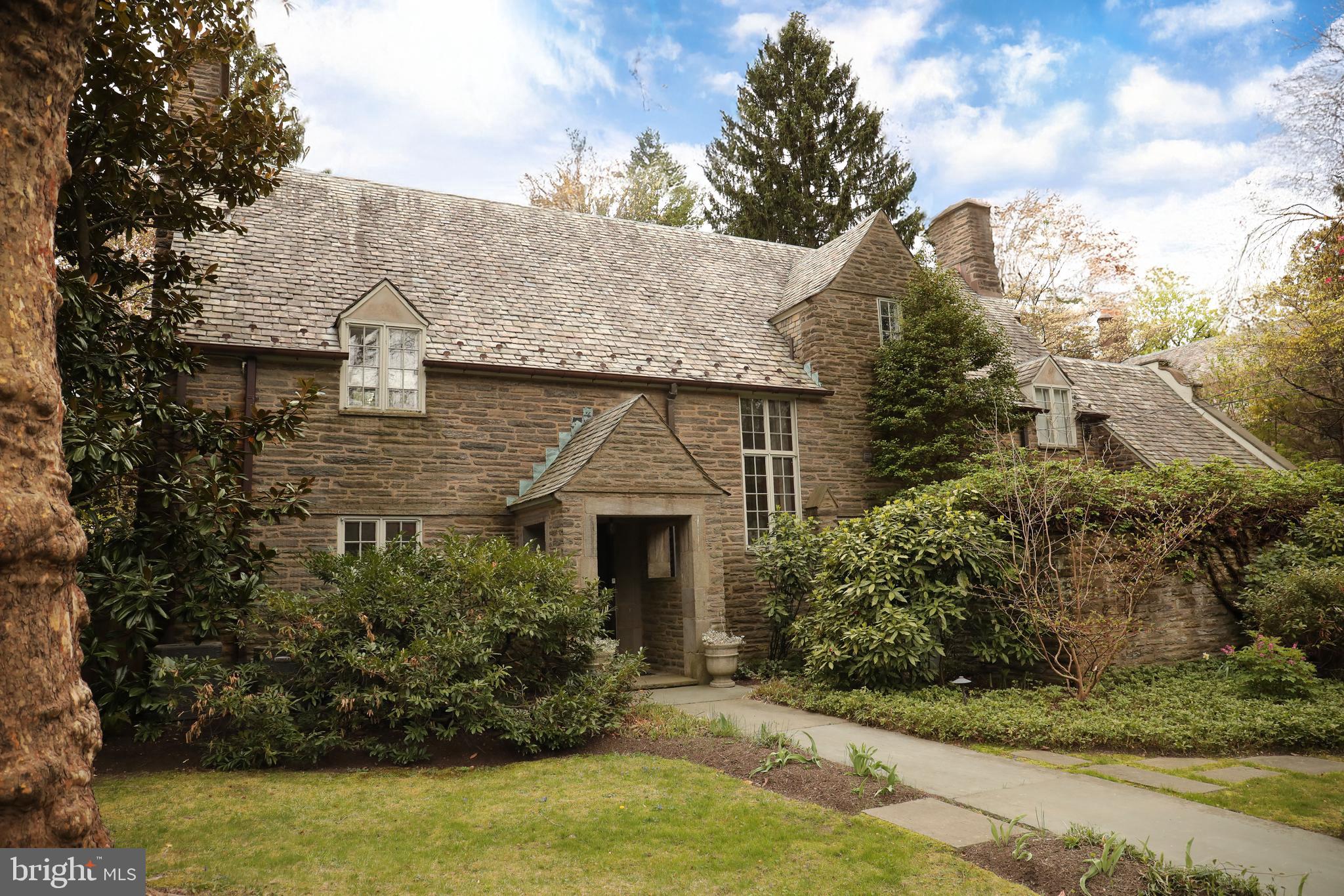 CHESTNUT HILL - Residential