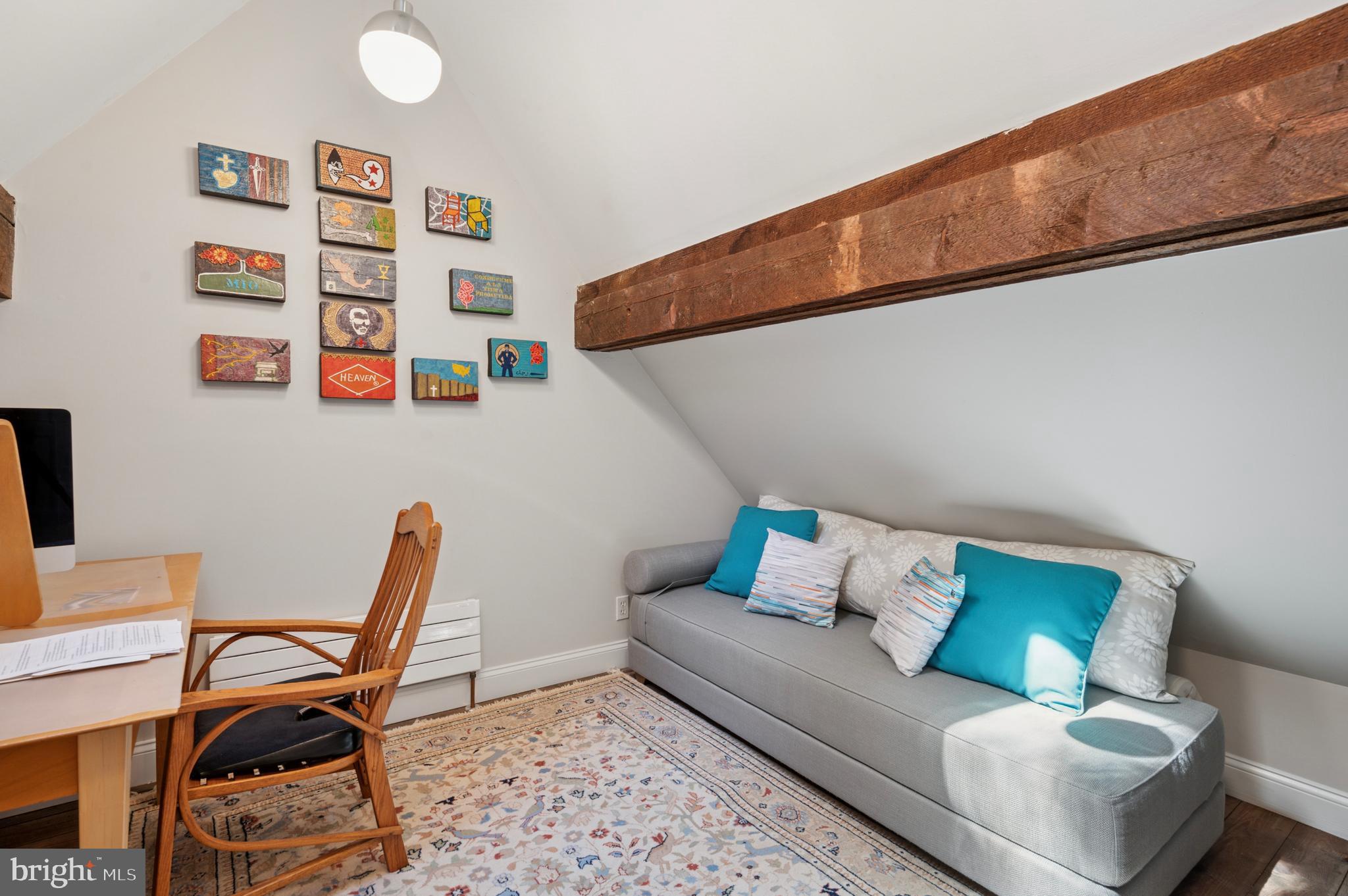 CHESTNUT HILL - Residential