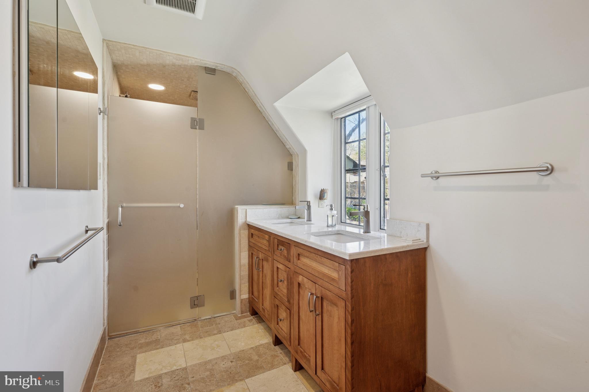 CHESTNUT HILL - Residential